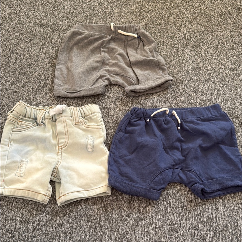 Baby boy size 6 months shorts